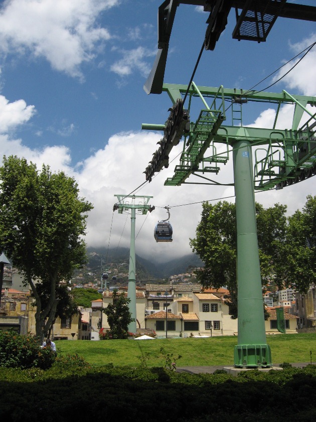 The Monte cable car system