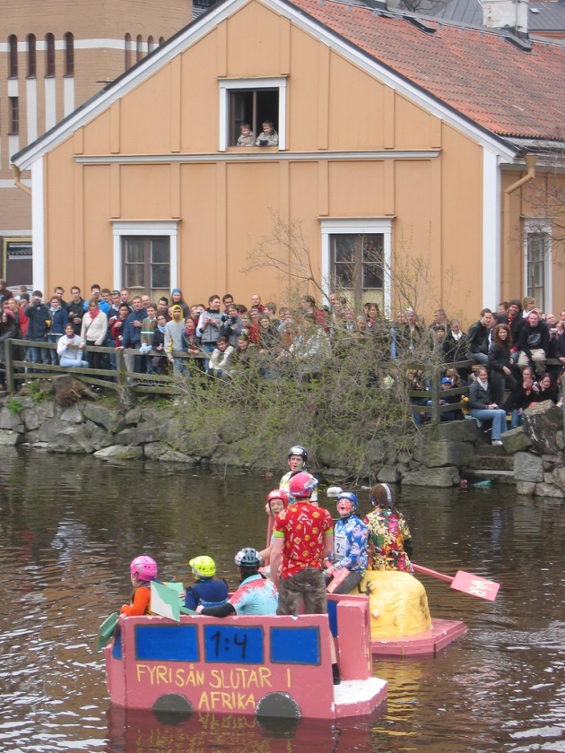 Raft and champagne race Raft and champagne race