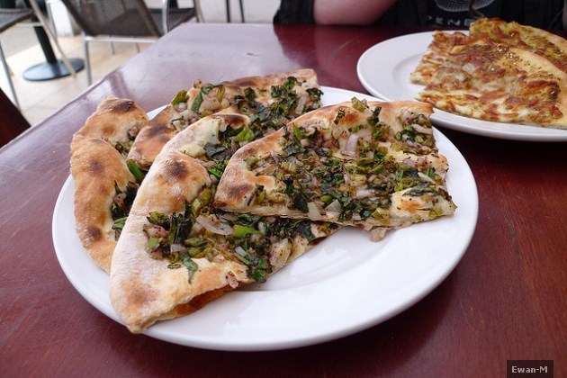 Spinach manakish