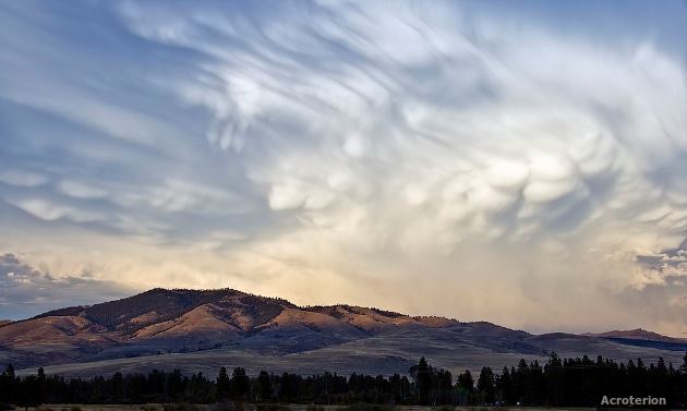 Mammatus clouds over Montana
