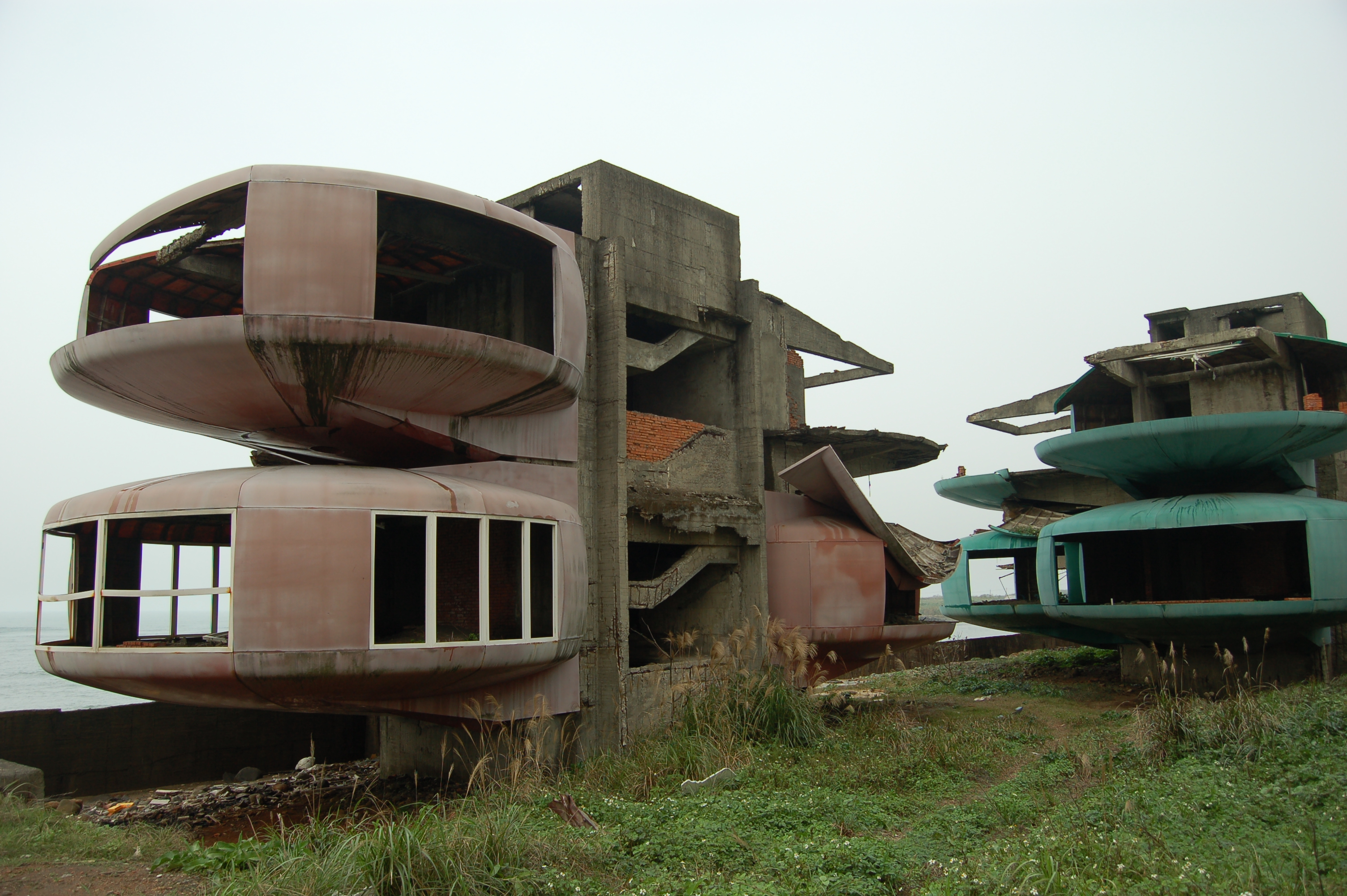 Sanzi pod houses