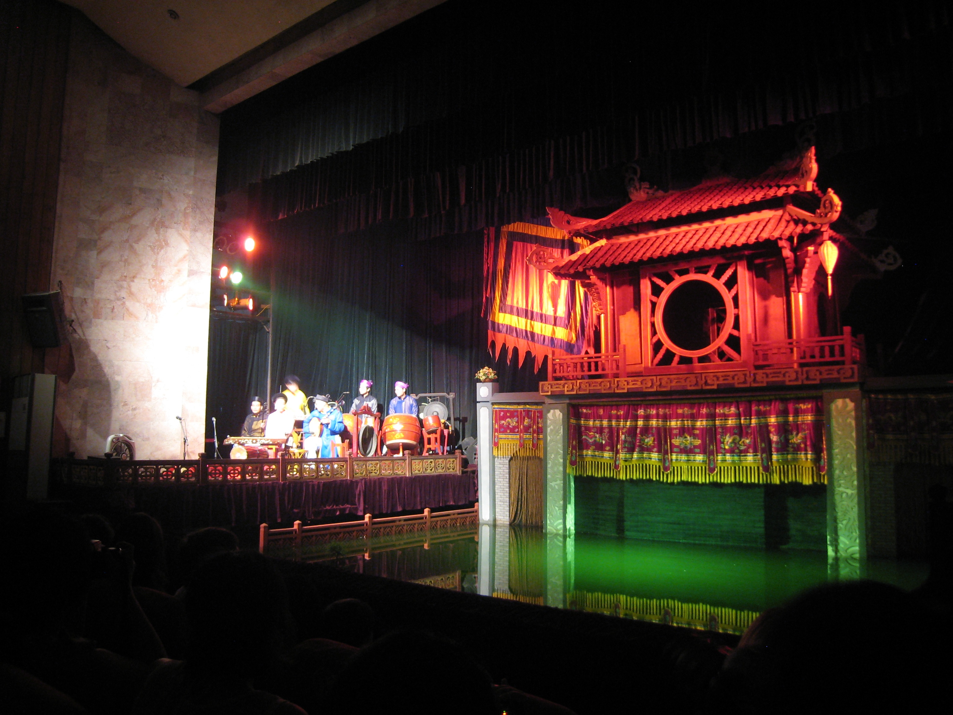 Water puppet orchestra