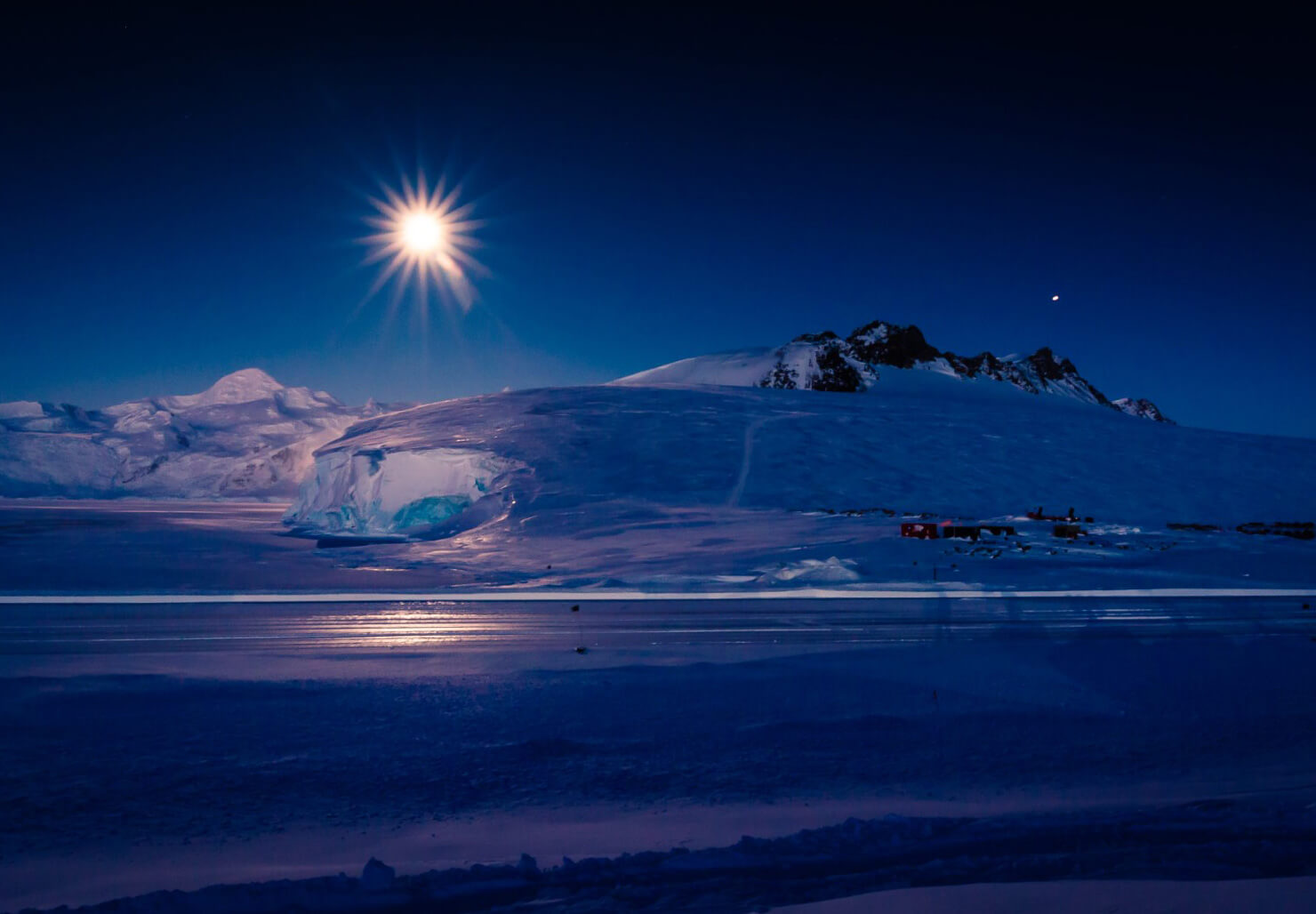 Moon over the ice cliffs (Large)