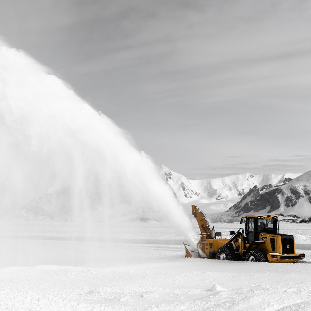 Runway maintenance (Large)