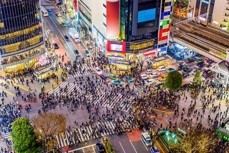 Busy Tokyo crossing