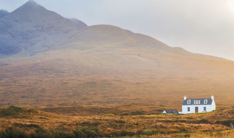 Picture shows a cottage in the Scottish Highlands, UK.